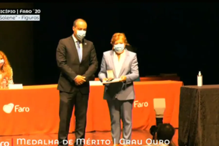 Diretora do CIMA agraciada com a Medalha de Mérito Grau Ouro