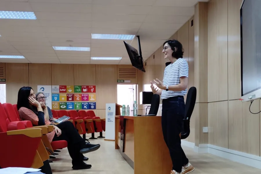 Susana Costas at the Workshop "Preservando Las Canteras"